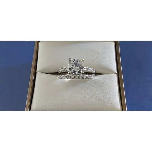 Gorgeous 2.5 Ct. Round Sim Diamond Bridal/Wedding Ring Set Sz 8~925 Sterling - Picture 1 of 4